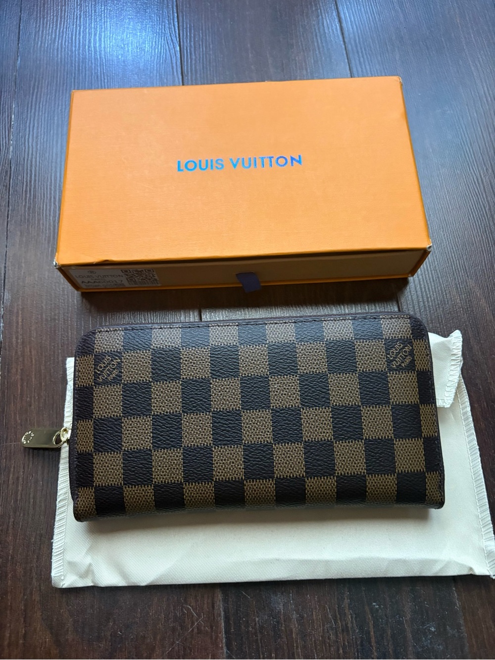 Louis Vuitton Damier Ebene zippy wallet